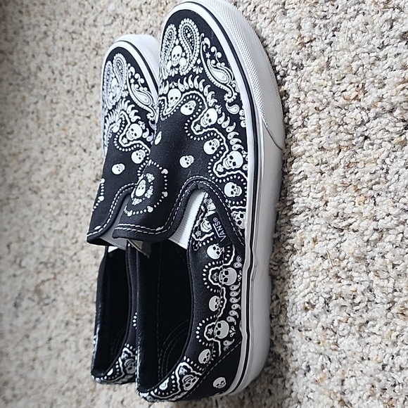 VANS Bandana Skull Slip On - Picture 5 of 5
